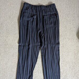 Zara capri length pants – black with stripes - size US 8 - universal, cute